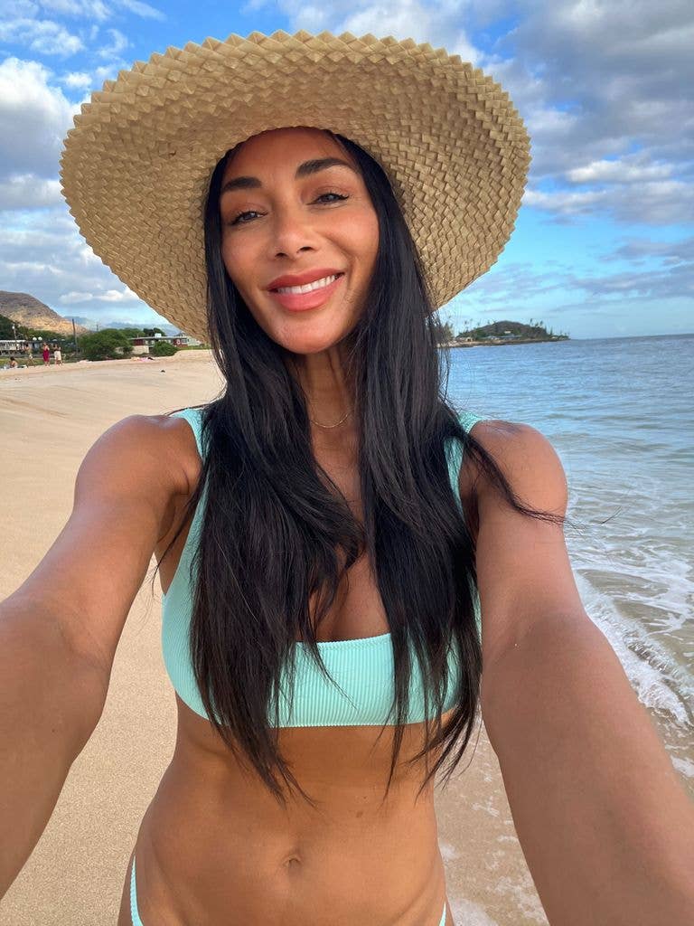 The Pussycat Dolls star was in Hawaii 