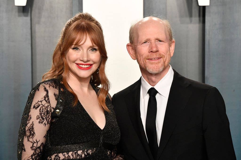 Bryce Dallas with dad Ron Howard smiling