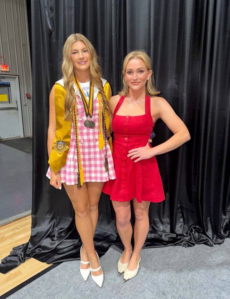 photo of jamie lynn spears in red dress with arm around daughter maddie