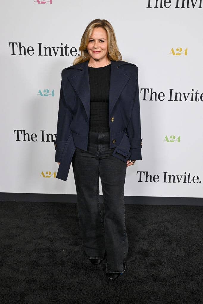alicia silverstone blazer black outfit