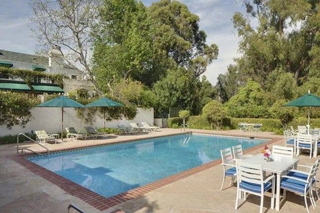 taylor swift los angeles home swimming pool