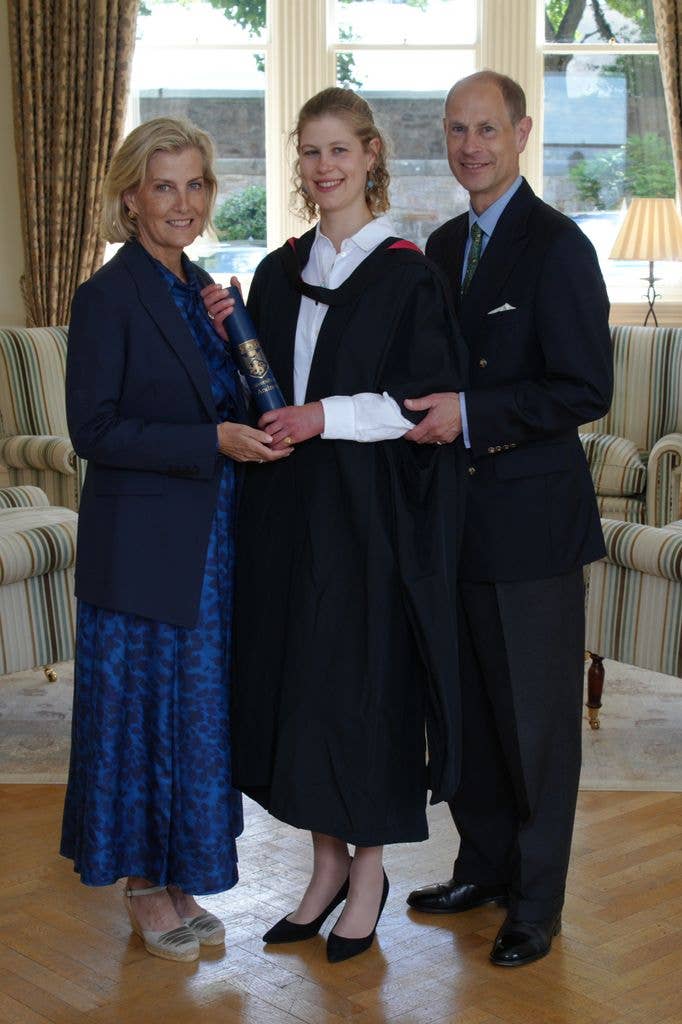 Lady Louise Windsor was joined by her parents, Duchess Sophie and Prince Edward, in her official graduation photos