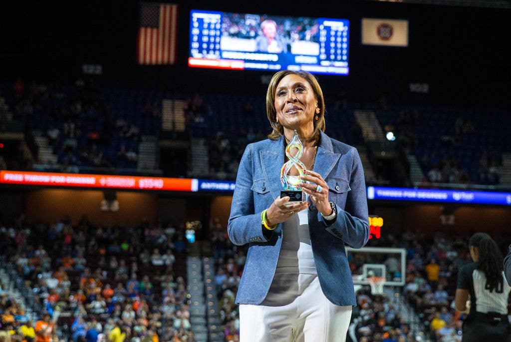 robin roberts wnba