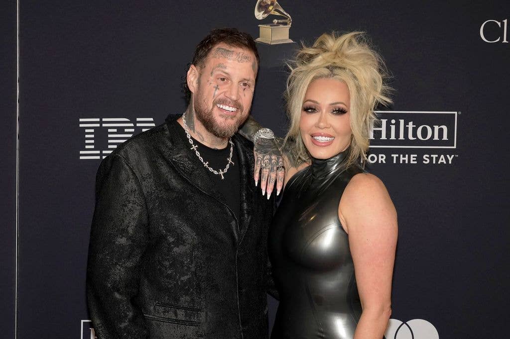 photo of jelly roll and bunnie xo smiling