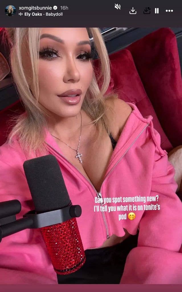 photo of bunnie xo in pink hoodie