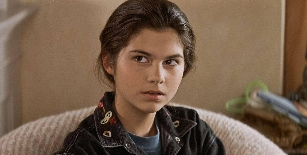 Lisa Jakub in a still from Mrs Doubtfire