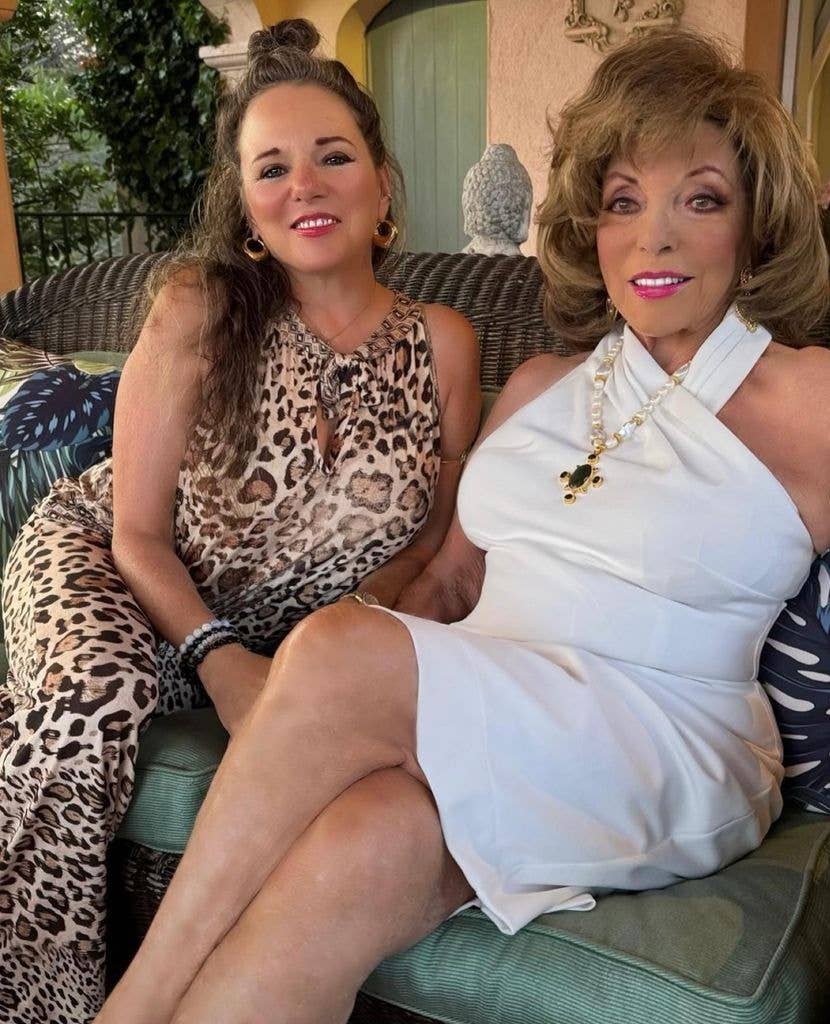 Joan Collins looking glamorous on vacation
