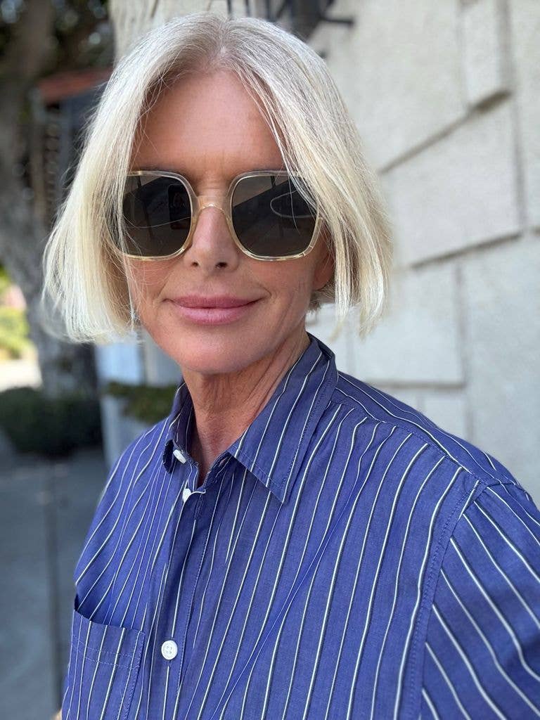 photo of roma downey with short blonde hair