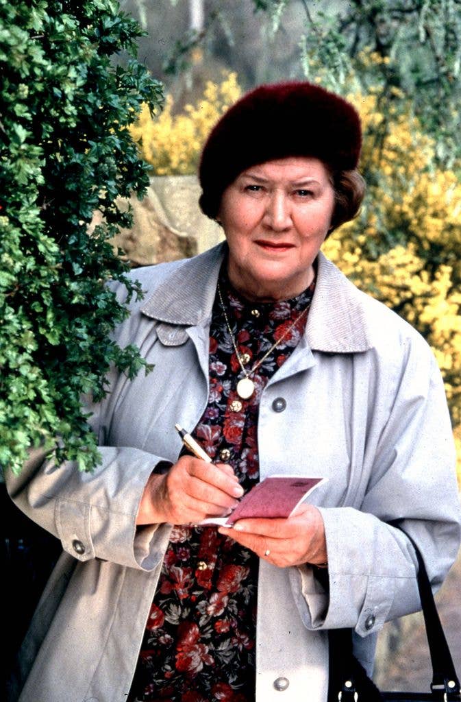 Still of Patricia Routledge in Hetty Wainthropp Investigates