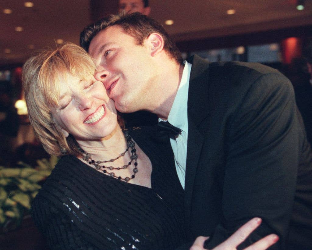 Ben Affleck kisses his mother Chris Affleck