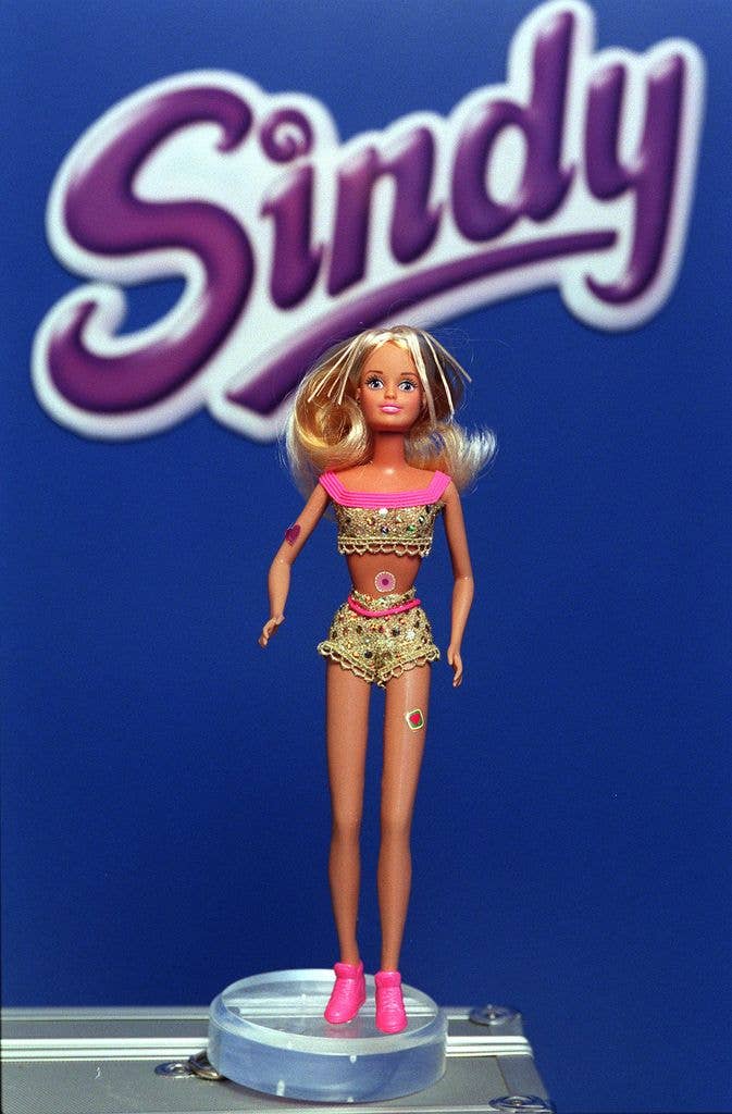 Sindy dated 1999, for her relauch.