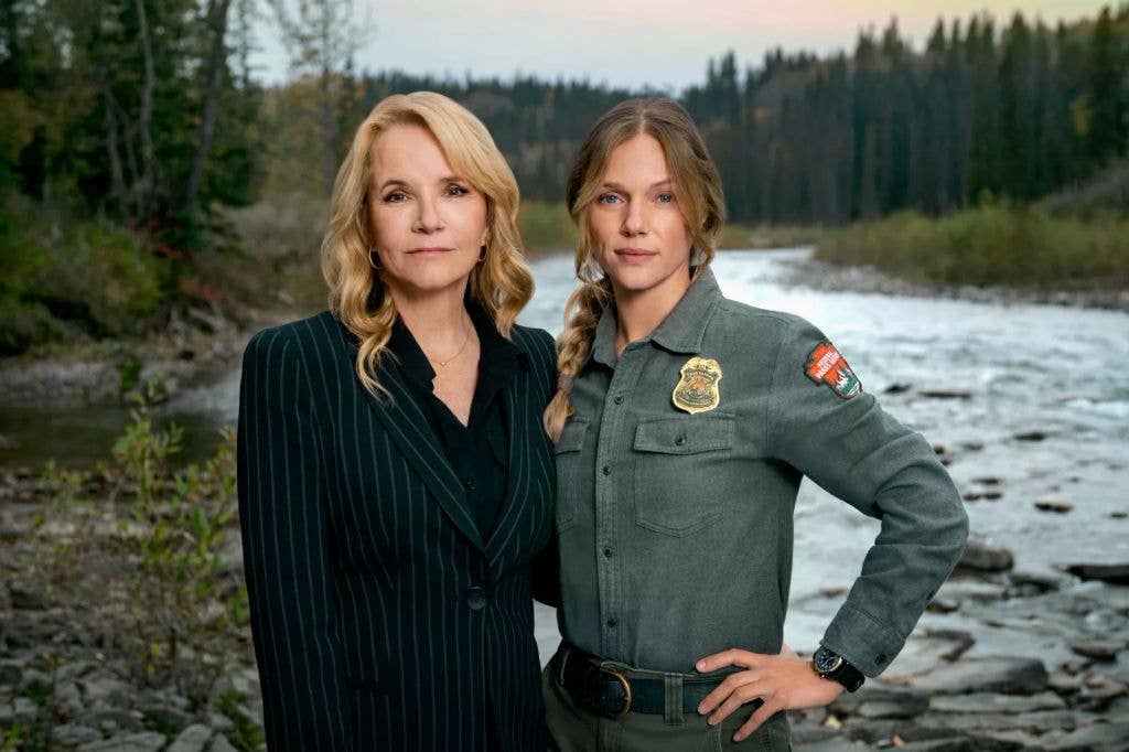 Lea Thompson and Tracy Spiridakos