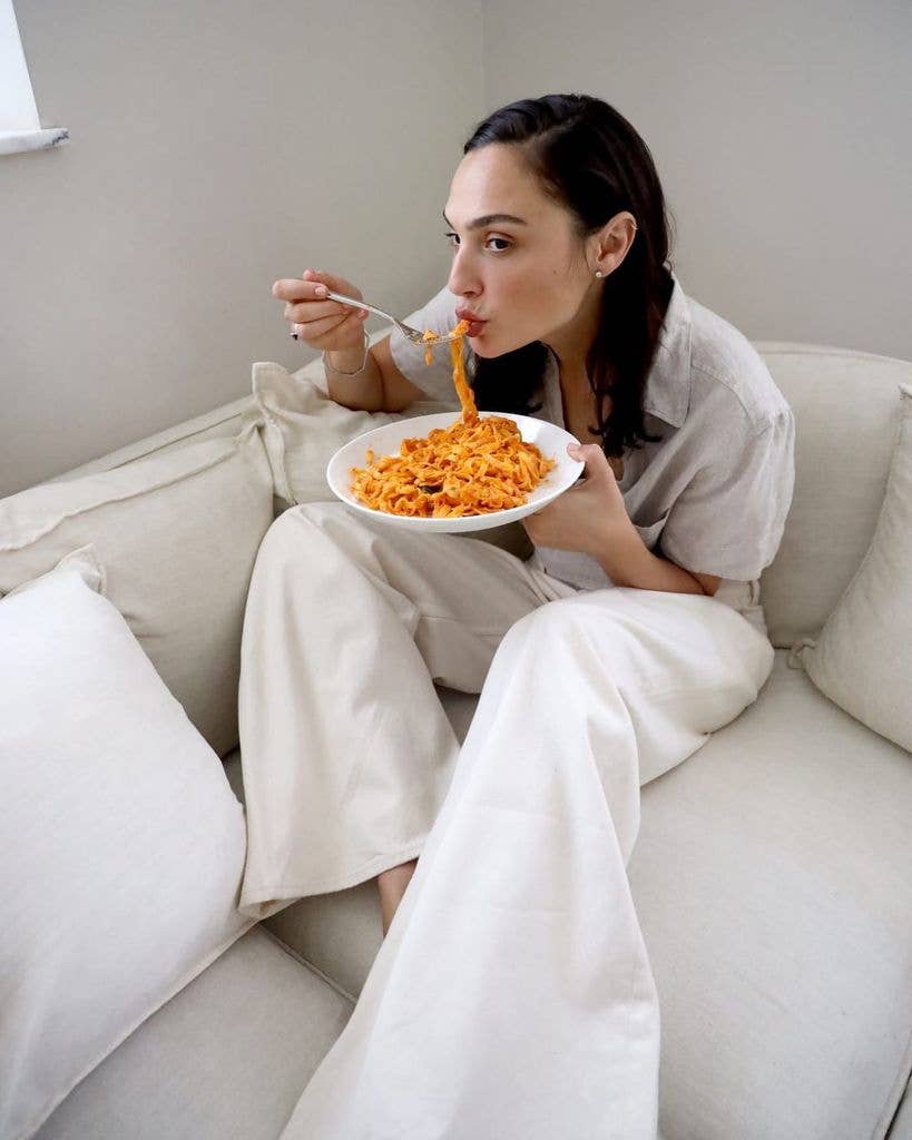 gal gadot eating pasta 