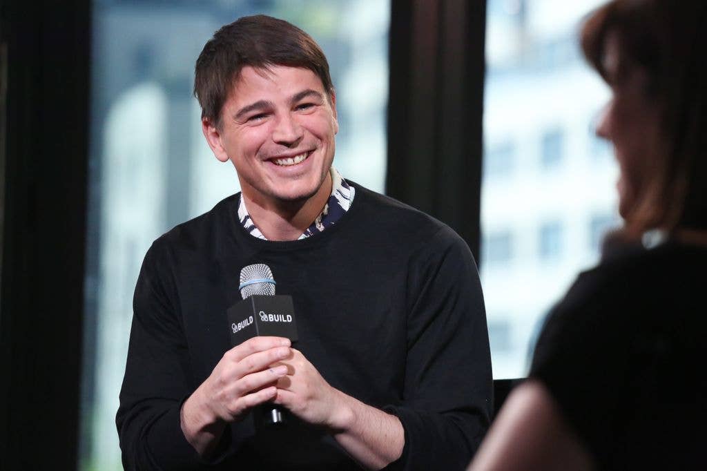Josh Hartnett attends AOL Build Series to discuss "Penny Dreadful" on April 27, 2016 in New York, New York. 