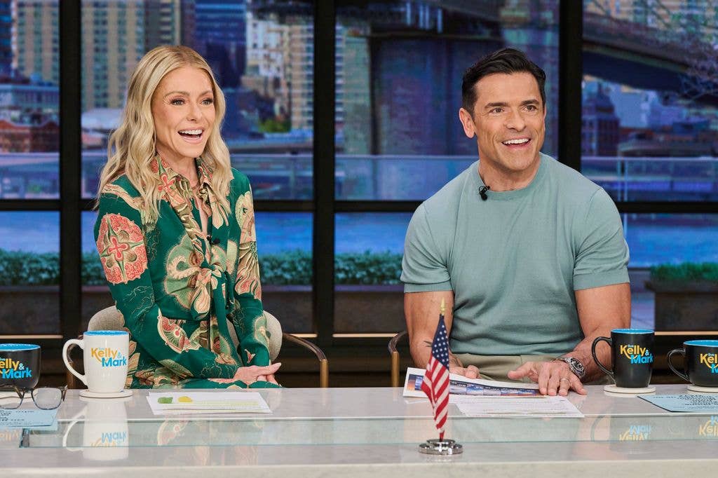 LIVE WITH KELLY AND MARK - Kelly Ripa and Mark Consuelos co-host "Live with Kelly and Mark", featuring guests Mandy Moore and Kyle Cooke, with coverage airing on Tuesday, May 19th, 2026. Live with Kelly and Mark airs weekdays on ABC.

KELLY RIPA, MARK CONSUELOS