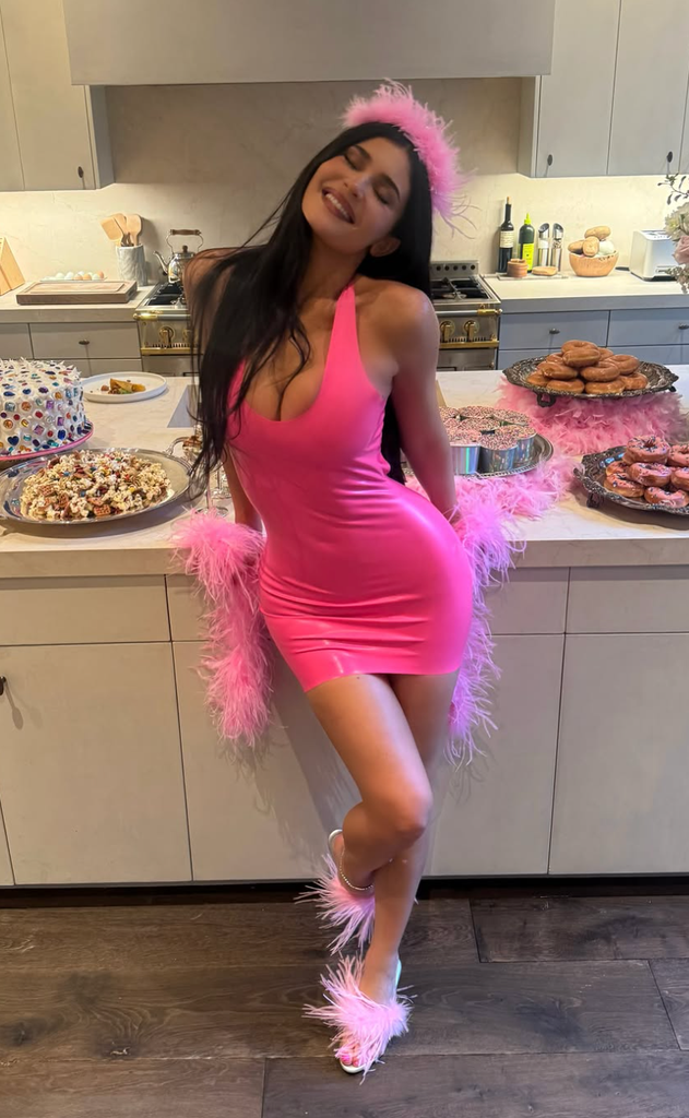 Hailey enjoying herself at Kylie Jenner's birthday celebrations