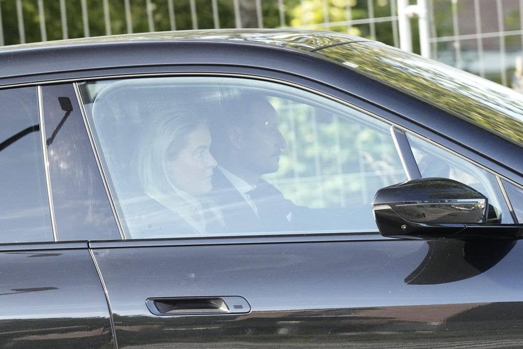 Crown Prince Haakon, Crown Princess Mette-Marit arrive at the National Hospital. King Harald admitted to the National Hospital.