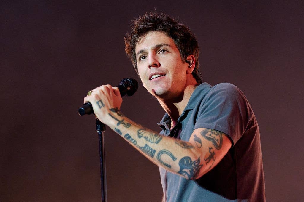 role model singing