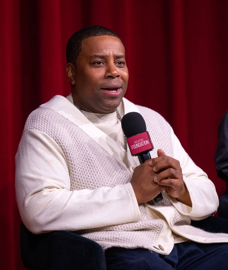 kenan thompson microphone