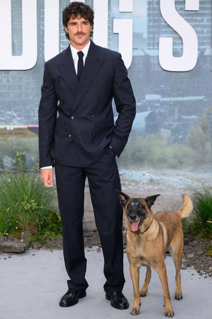 Jacob didn't bring Kendall to the London premiere and instead posed for photos with Jasper, who also stars in the film