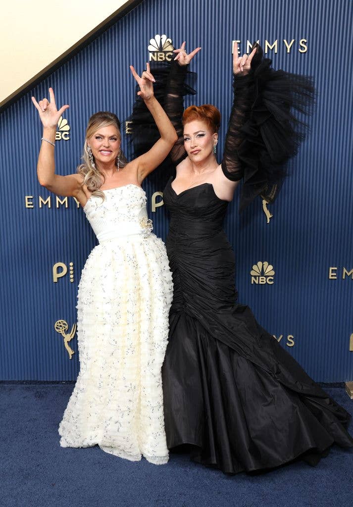 lisa ann walter elaine hendrix pose emmys