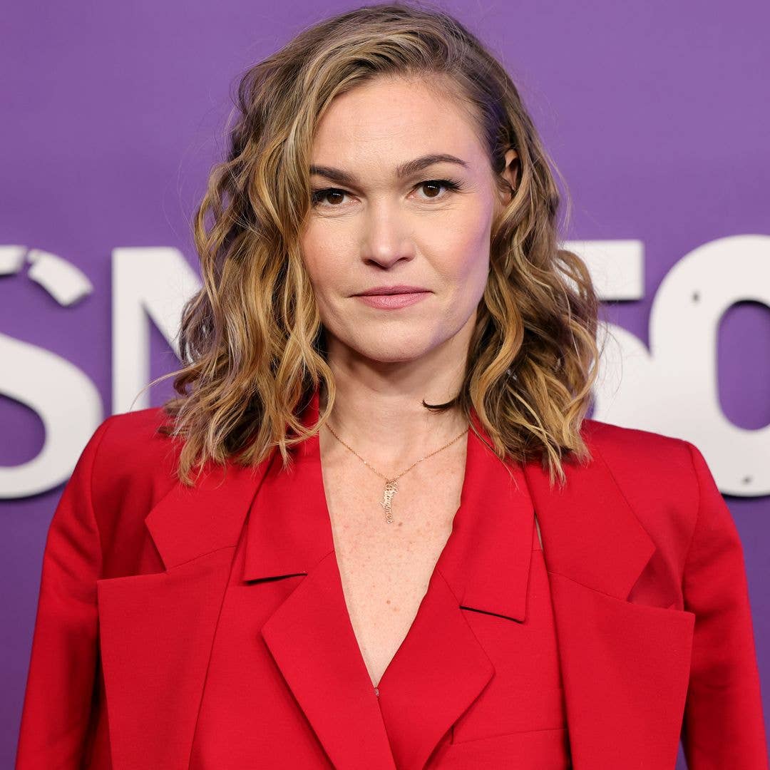  Julia Stiles attends SNL50: The Homecoming Concert at Radio City Music Hall on February 14, 2025 in New York City.