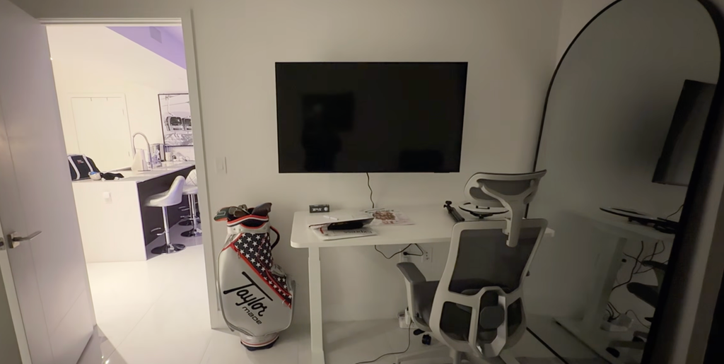Kai's apartment even has its own office