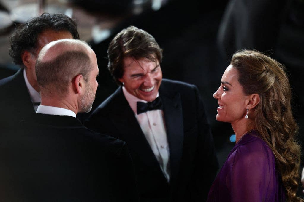 Mexican filmmaker Alejandro Gonzalez Inarritu (L) and US actor Tom Cruise (2R) speak with Britain's Prince William, Prince of Wales and Britain's Catherine, Princess of Wales as they arrive for the global premiere of the film 'Digger' in Leicester Square in central London on September 22, 2026.