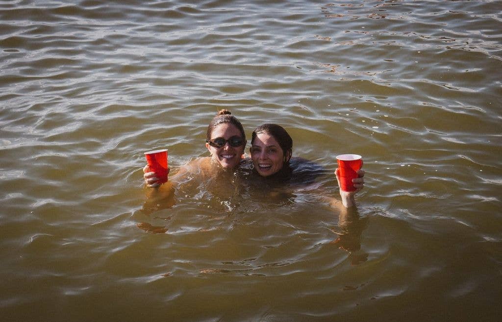 She enjoyed a relaxing lakeside trip with her friends