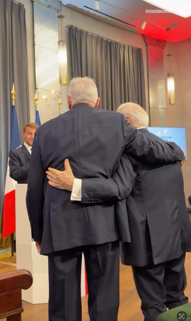 martin scorsese robert de niro hugging legion of honor