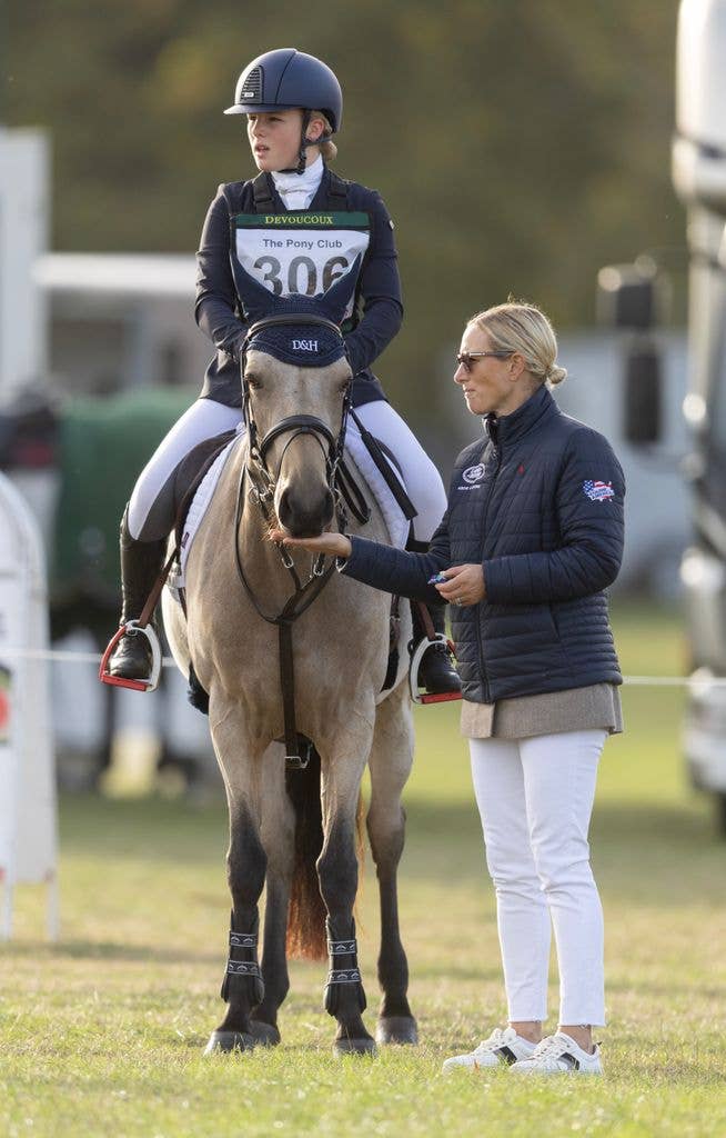 Mia Tindall following in mum Zara Tindall's footsteps as she competes in the Heythrop Pony Club Blenheim Palace Show Jumping on her horse, Bunny Two Twirls at the Blenheim Palace International Horse Trials, Blenheim, Oxfordshire, UK, on the 20th September 2026.

Picture by James Whatling/Kelvin Bruce
