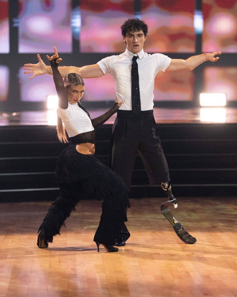 DANCING WITH THE STARS - âViral Hits Nightâ - The celebrities and their professional partners will hit the dance floor with performances inspired by some of the biggest viral hits and unforgettable moments that have taken the internet by storm. 
DANIELLA KARAGACH, EZRA FRECH 