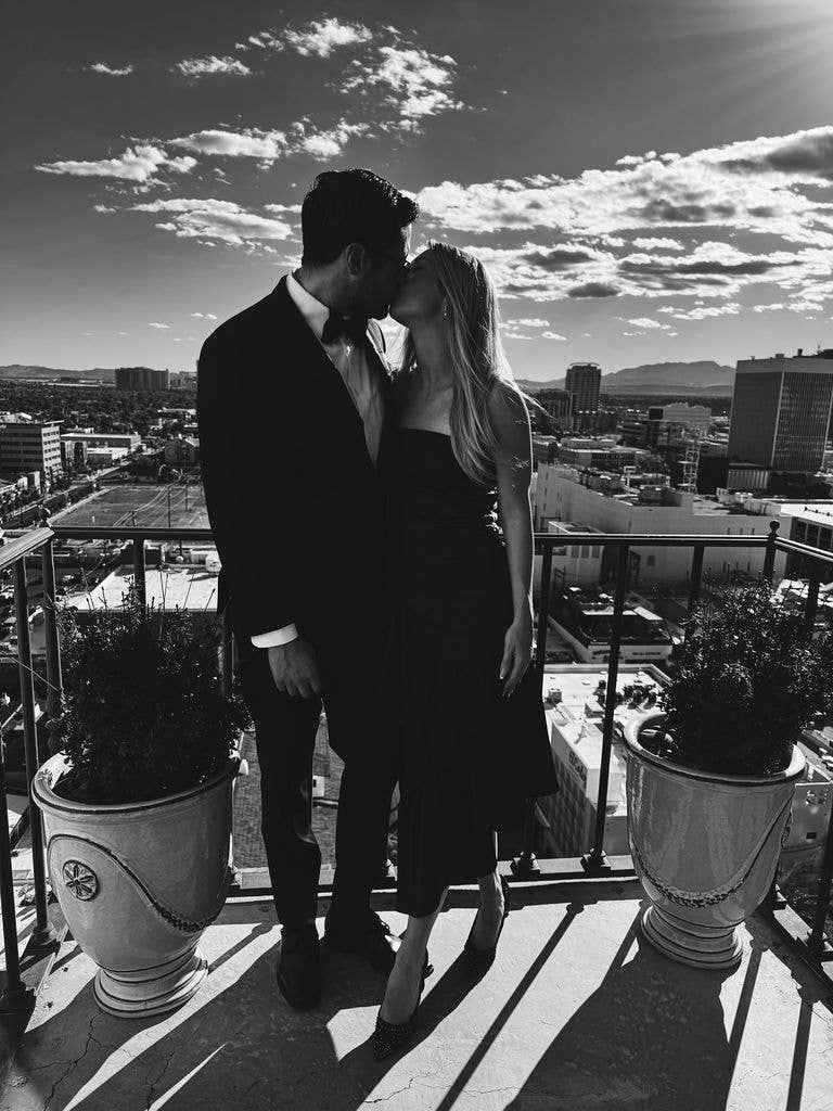Jake Reiner and Maria Gilfillan kissing in Las Vegas