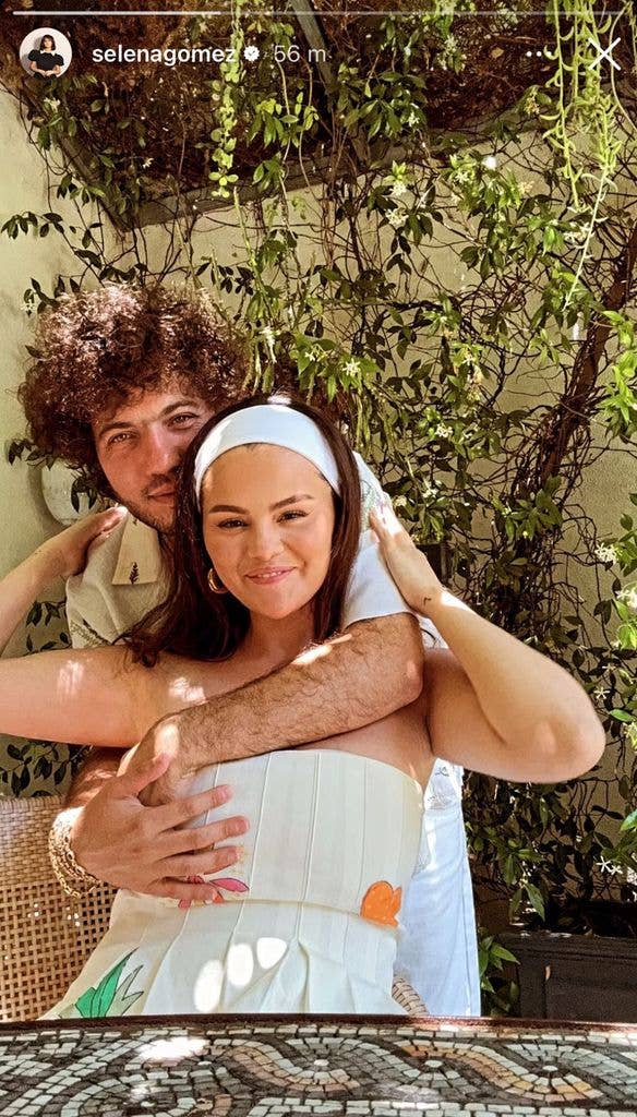 Selena Gomez Benny Blanco hugging